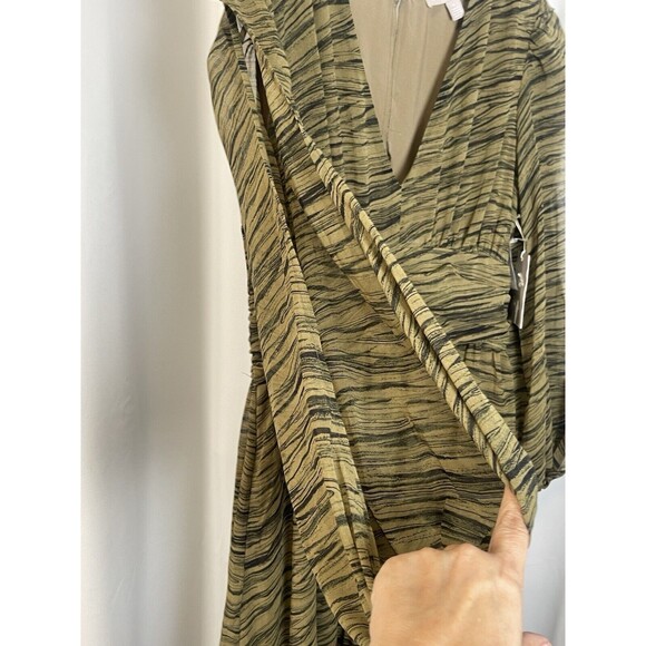 Chelsea28 Split Long Sleeve Tiered Dress In Olive Black Geode Stripe Sz M New - Picture 8 of 11
